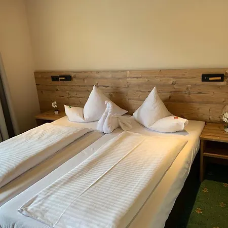 Hotel Clubhotel 3*